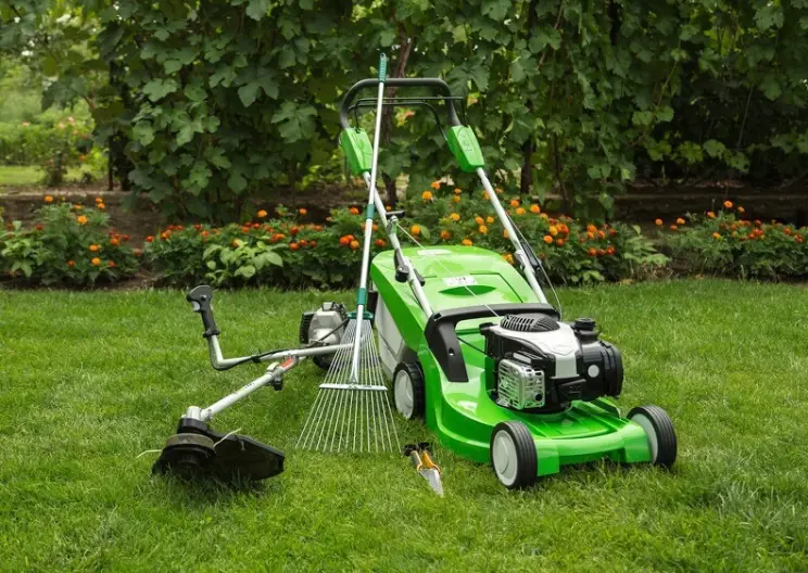 Lawn Mowing in Temecula, CA - Landscaper